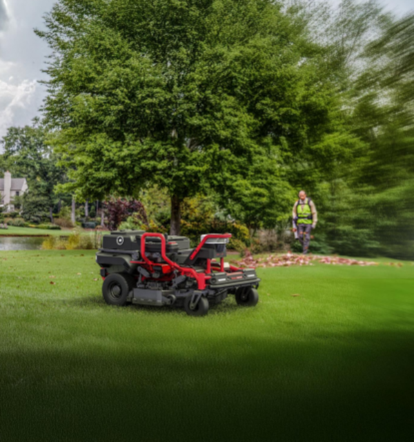 12 000 m² tondus en une seule charge ? 🤯 Découvrez le Kress Voyager, le futur de la tonte professionnelle.